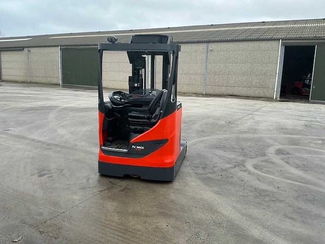 Linde reach truck - afbeelding 12 van  57