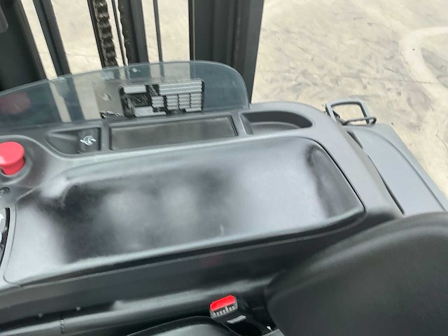 Linde reach truck - afbeelding 36 van  57