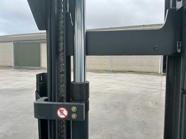 Linde reach truck - afbeelding 55 van  57