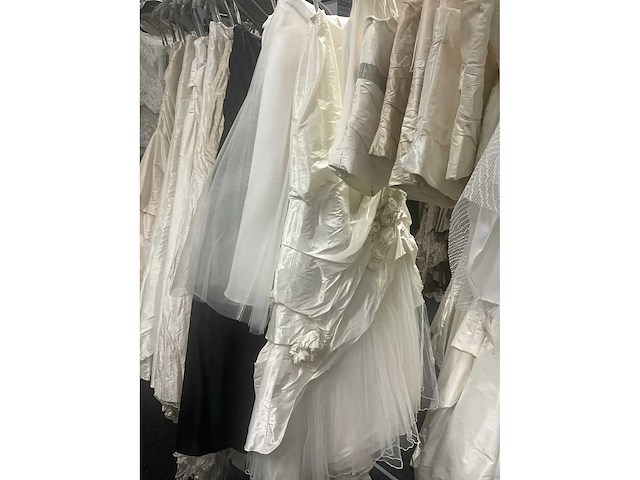 Linea raffaelli - partij diverse rokken en toppen (145x) - afbeelding 2 van  23