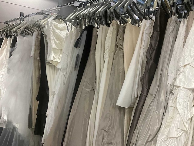 Linea raffaelli - partij diverse rokken en toppen (145x) - afbeelding 9 van  23