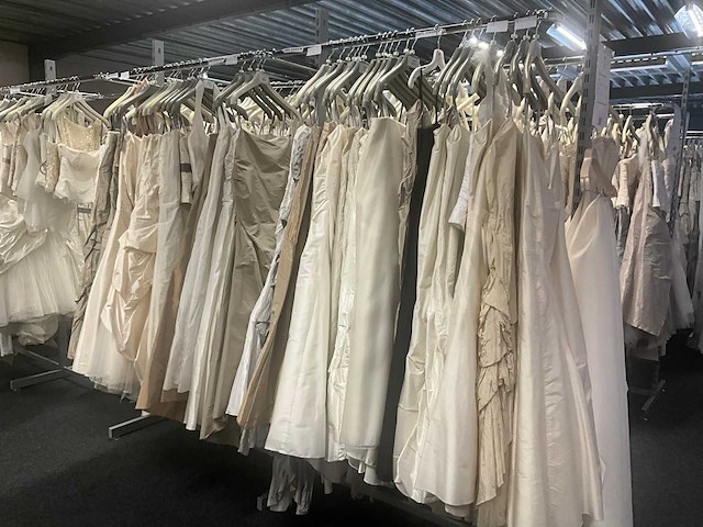 Linea raffaelli - partij diverse rokken en toppen (145x) - afbeelding 1 van  23