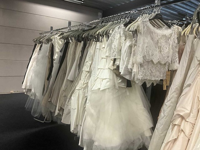 Linea raffaelli - partij diverse rokken en toppen (145x) - afbeelding 17 van  23