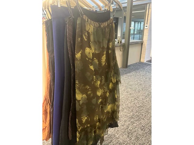 Linea raffaelli diverse lange rokken (15x) - afbeelding 3 van  14