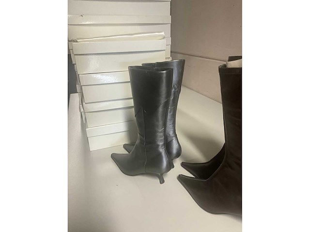 Linea raffaelli diverse paar dameslaarzen (18x) - afbeelding 17 van  22