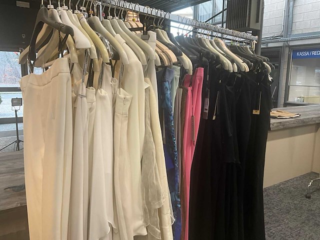 Linea raffaelli partij diverse broeken (40x) - afbeelding 20 van  30