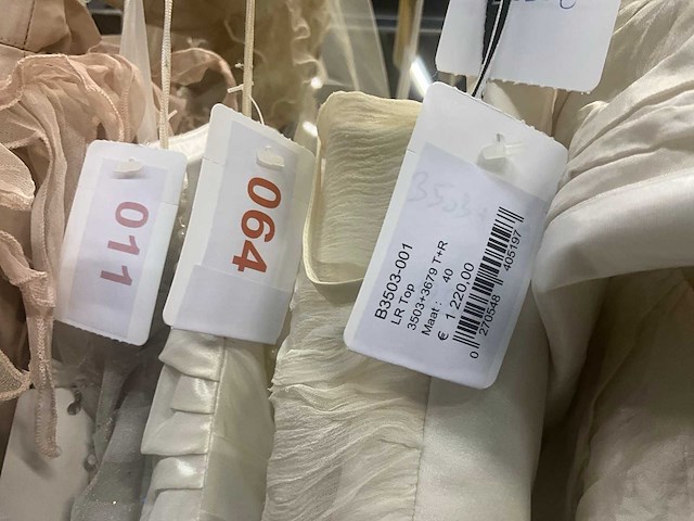 Linea raffaelli partij diverse bruidsjurken (49x) - afbeelding 8 van  24