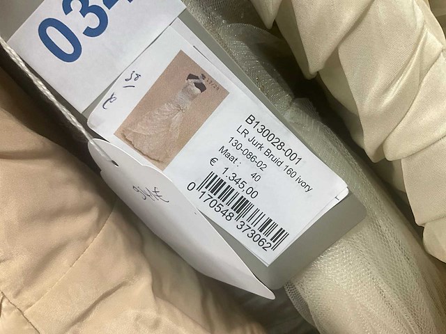 Linea raffaelli partij diverse bruidsjurken (49x) - afbeelding 9 van  24