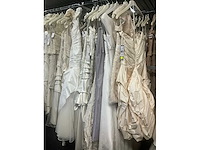 Linea raffaelli partij diverse bruidsjurken (49x) - afbeelding 17 van  24