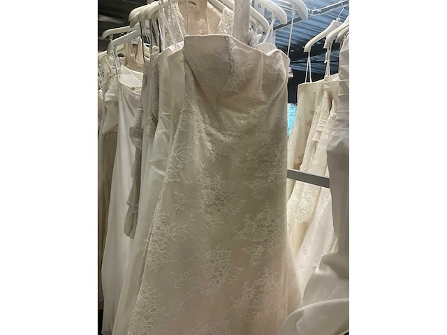 Linea raffaelli partij diverse bruidsjurken (49x) - afbeelding 5 van  27