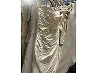 Linea raffaelli partij diverse bruidsjurken (49x) - afbeelding 14 van  27