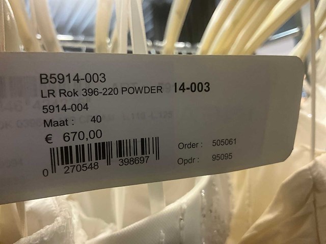 Linea raffaelli partij diverse bruidsjurken (49x) - afbeelding 17 van  27