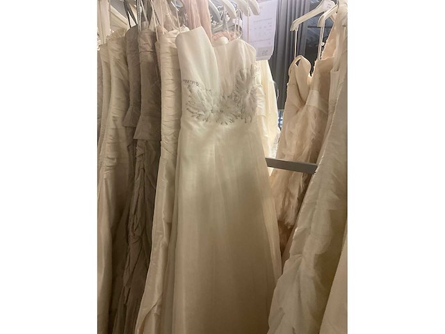 Linea raffaelli partij diverse bruidsjurken (49x) - afbeelding 2 van  27