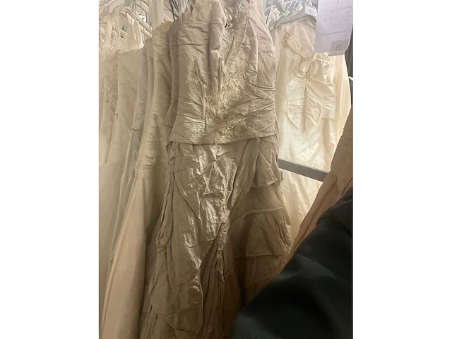 Linea raffaelli partij diverse bruidsjurken (49x) - afbeelding 4 van  27