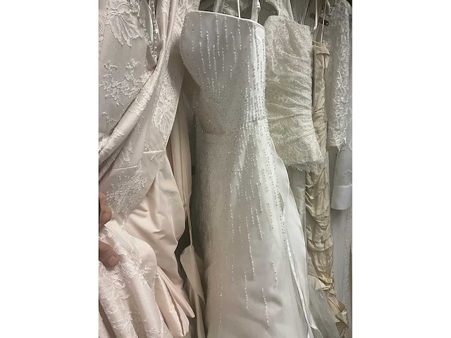 Linea raffaelli partij diverse bruidsjurken (49x) - afbeelding 27 van  28