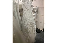 Linea raffaelli partij diverse bruidsjurken (49x) - afbeelding 22 van  23