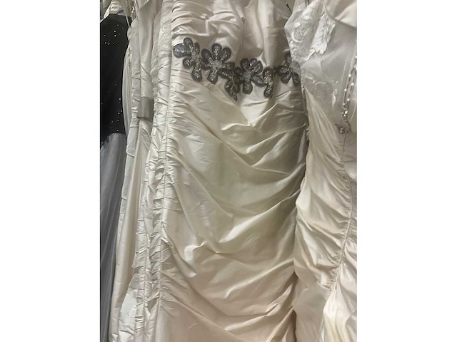 Linea raffaelli partij diverse bruidsjurken (49x) - afbeelding 4 van  24