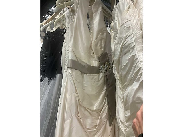 Linea raffaelli partij diverse bruidsjurken (49x) - afbeelding 5 van  24