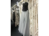 Linea raffaelli partij diverse bruidsjurken (49x) - afbeelding 24 van  24