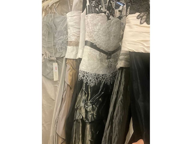 Linea raffaelli partij diverse bruidsjurken (49x) - afbeelding 24 van  25