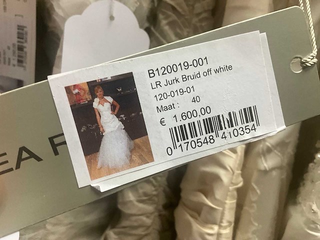Linea raffaelli partij diverse bruidsjurken (49x) - afbeelding 11 van  24