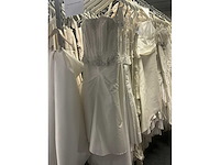 Linea raffaelli partij diverse bruidsjurken (49x) - afbeelding 18 van  24