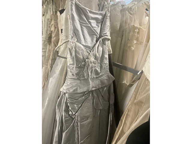 Linea raffaelli partij diverse bruidsjurken (50x) - afbeelding 23 van  25