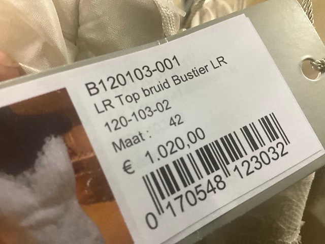 Linea raffaelli partij diverse bruidsjurken (53x) - afbeelding 18 van  30