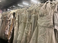 Linea raffaelli partij diverse bruidsjurken (53x) - afbeelding 21 van  30