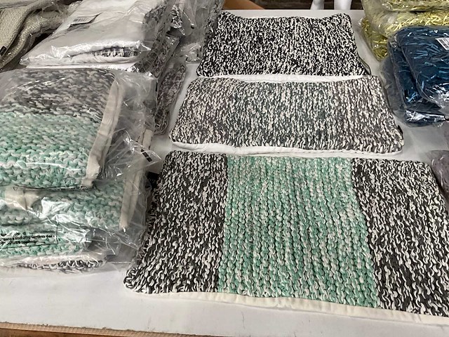 Linen & more + 2lif diverse sierkussen hoezen (29x) - afbeelding 1 van  10