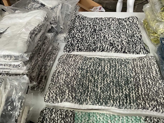 Linen & more + 2lif diverse sierkussen hoezen (29x) - afbeelding 3 van  10