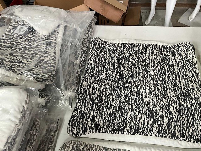 Linen & more + 2lif diverse sierkussen hoezen (29x) - afbeelding 4 van  10