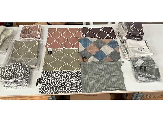 Linen & more + 2lif diverse sierkussen hoezen (36x) - afbeelding 1 van  12