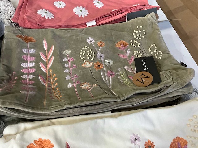 Linen & more + 2lif diverse sierkussen hoezen (53x) - afbeelding 11 van  15