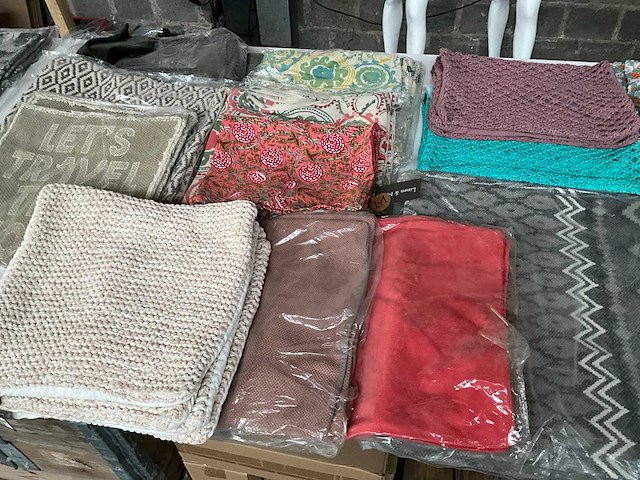 Linen & more + 2lif diverse sierkussen hoezen (61x) - afbeelding 9 van  15