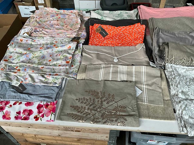 Linen & more + 2lif diverse sierkussen hoezen (80x) - afbeelding 6 van  13