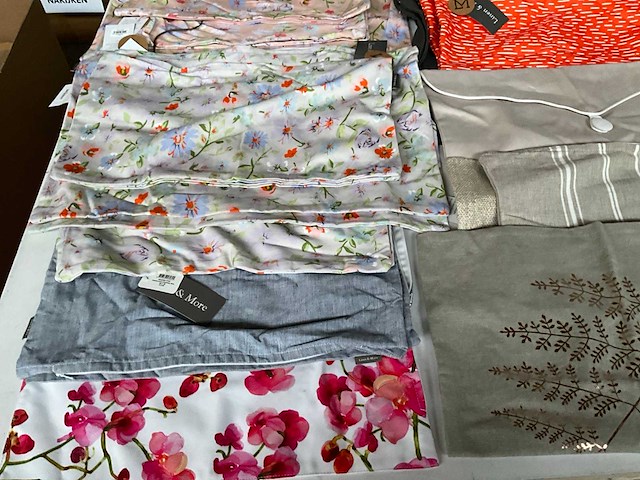 Linen & more + 2lif diverse sierkussen hoezen (80x) - afbeelding 8 van  13