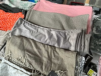 Linen & more + 2lif diverse sierkussen hoezen (80x) - afbeelding 13 van  13