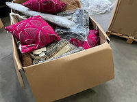 Linen & more + 2lif palletdeal diverse sierkussens - afbeelding 2 van  5