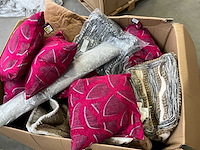 Linen & more + 2lif palletdeal diverse sierkussens - afbeelding 4 van  5