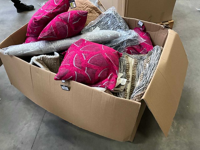 Linen & more + 2lif palletdeal diverse sierkussens - afbeelding 3 van  6
