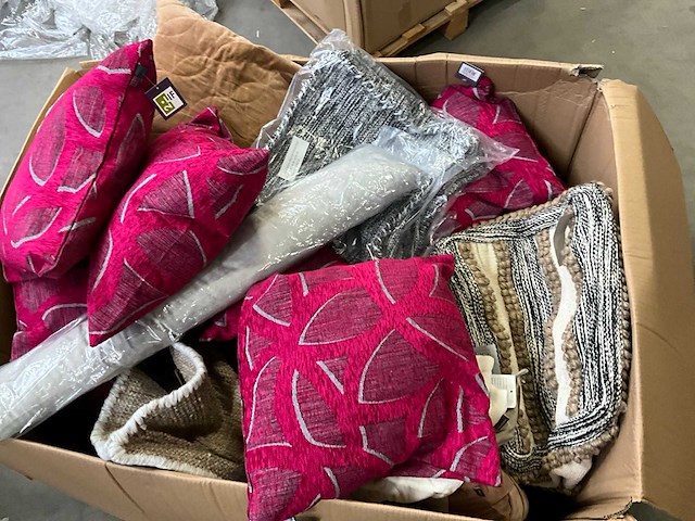 Linen & more + 2lif palletdeal diverse sierkussens - afbeelding 4 van  6