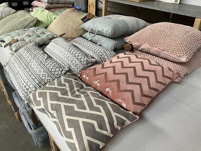 Linen & more diverse maten sierkussens (25x) - afbeelding 4 van  13