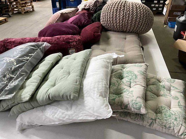 Linen & more mix kavel sierkussens en plaids - afbeelding 5 van  13