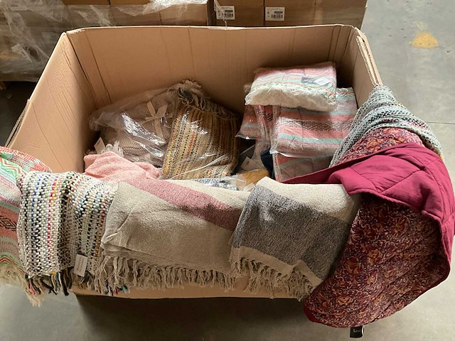 Linen & more palletdeal diverse plaids - afbeelding 1 van  8