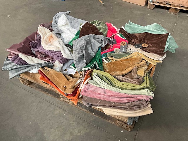 Linen & more palletdeal diverse sierkussen hoezen - afbeelding 8 van  9