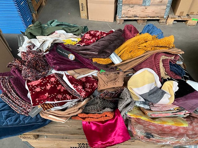 Linen & more palletdeal diverse sierkussen hoezen - afbeelding 5 van  10