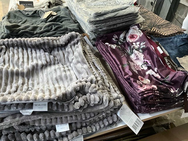 Linen & more + presence diverse sierkussen hoezen (81x) - afbeelding 2 van  10