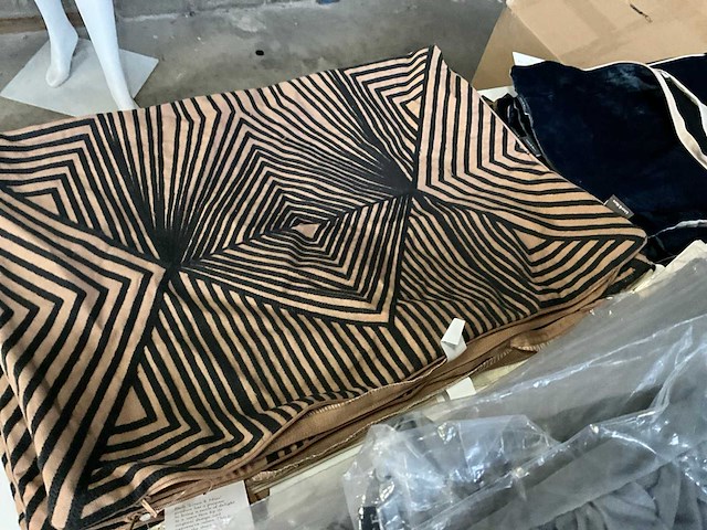 Linen & more + presence diverse sierkussen hoezen (81x) - afbeelding 9 van  10