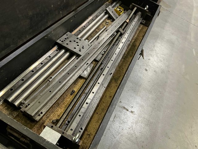 Liniaire actuator/ freesbalk guide rail - afbeelding 2 van  5